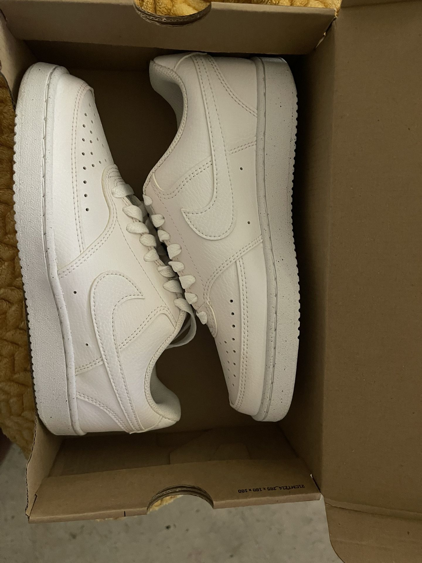 Women Nikes Size 6 New