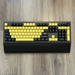 STOGA Powerlead Rainbow Wired Yellow Mechanical Gaming Keyboard Slight Use 