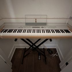 KORG SP500 With Stand and Hard Case