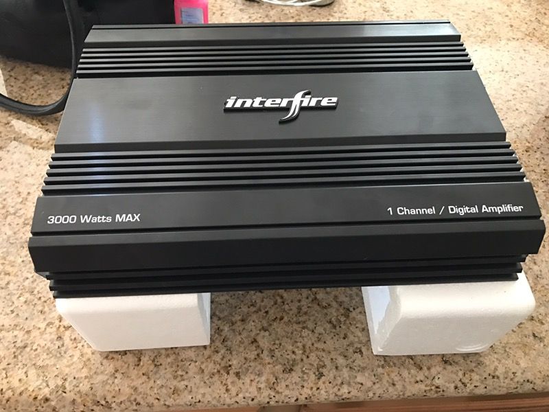 Interfire 3000 watt amp with bass booster