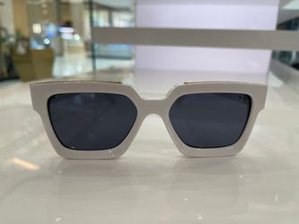 White Louis Vuitton Millionaire Sunglasses Unisex for Sale in