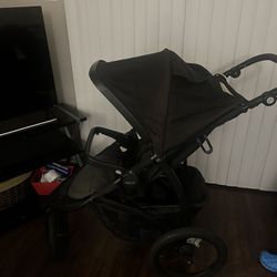 Graco Car seat Stroller And 2 Bases 
