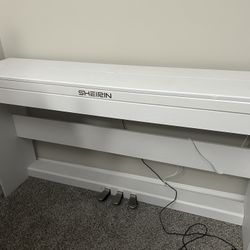 Digital Piano with Stand – 88 Keys, 3 Pedals, Great Condition