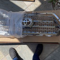2016 Toyota Tacoma Grill Oem