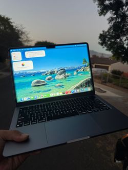 Apple 2022 MacBook Air with Apple M2 Chip