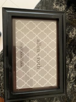 2 4x6” picture frames