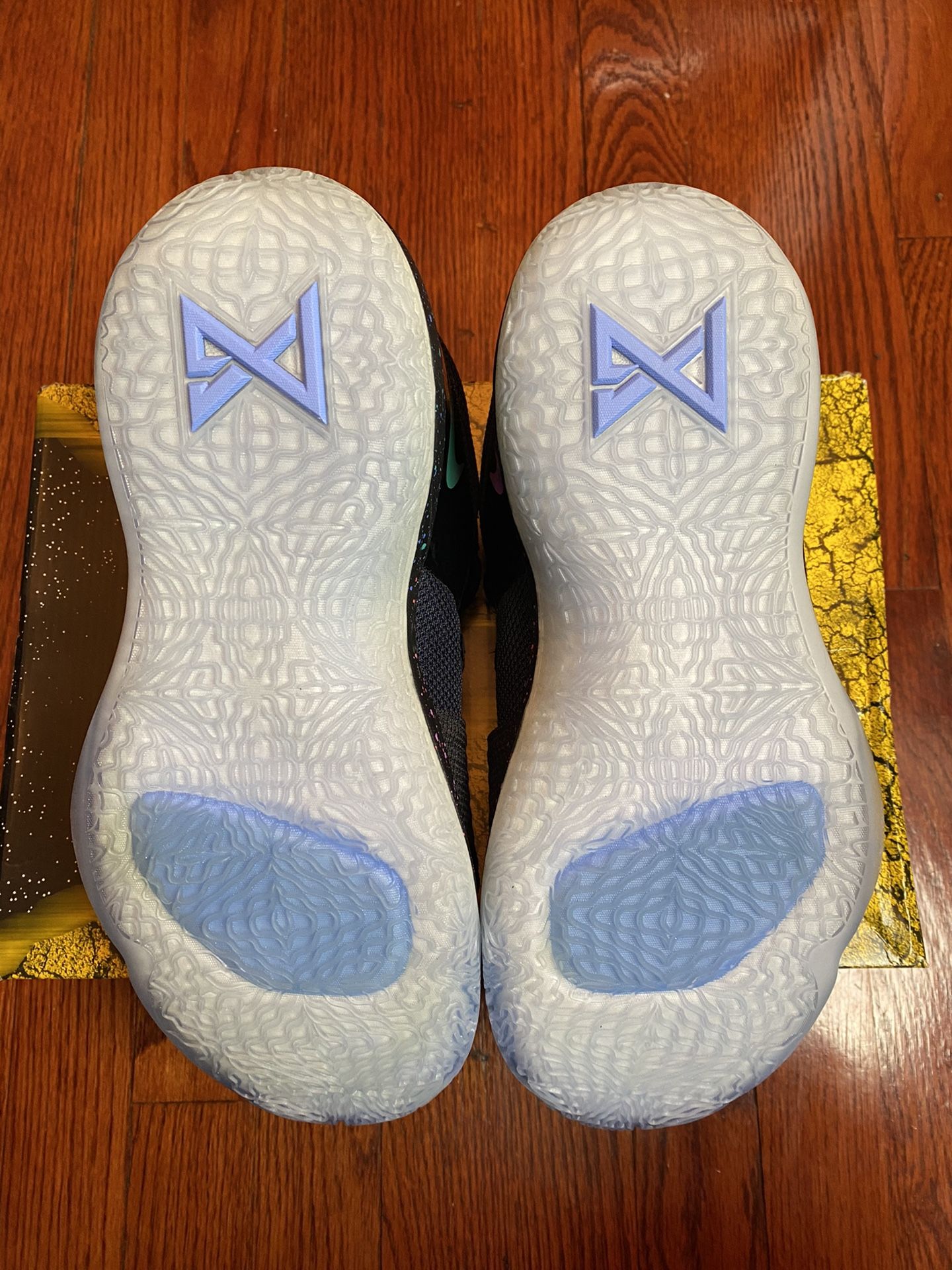 PG 2 Playstation EP Size 10 Black/Racer Blue Nike PlayStation x PG 2 EP  main image 2