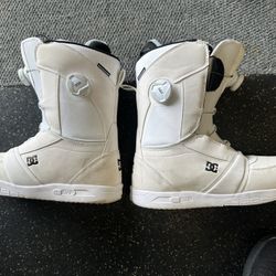 DC Snowboarding Boots