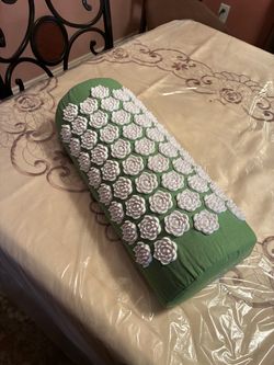 Green Acupuncture Pillow