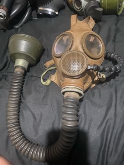 M51-C.B.B gas mask vintage