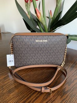 New MK CrossBody   Bolsa Michael Kors Nueva   $75** Cash or ZELLE  Pick Up Oxnard, CA 93033