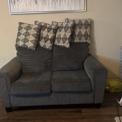 2 SOFAS , COUCHES! 