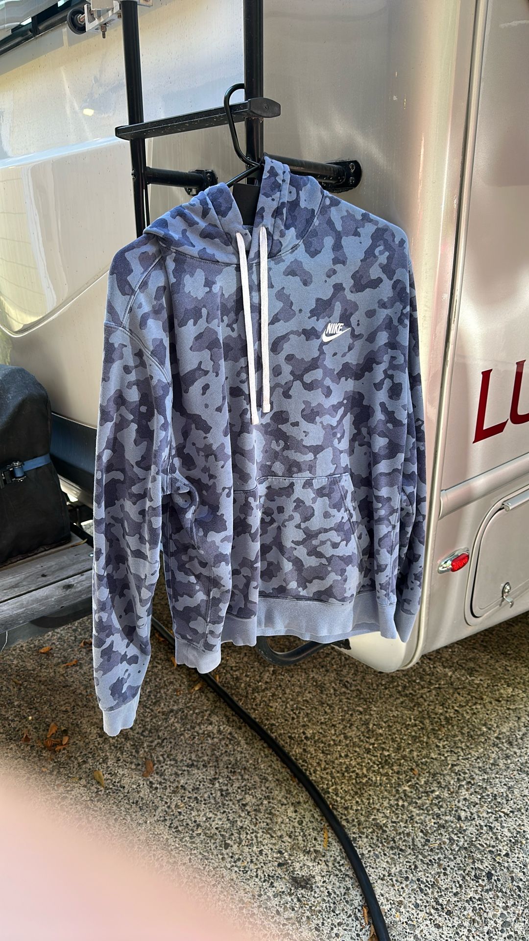 Nike Boys Large Sweatshirt