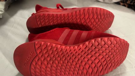 Red tenis shoes