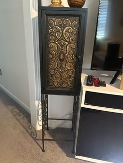 Decorative cabinet