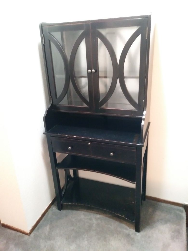 Hutch / Small Desk