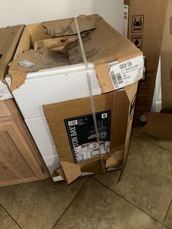 Hampton Bay Shaker 18in 3-Drawer Base Cabinet