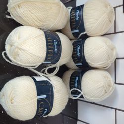 Chunky Galleria Yarn 6 Rolls 100% Acrylic Made In Canada White (Aran 03)