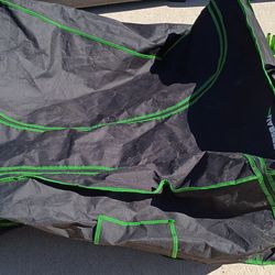 Hydroponic grow tent