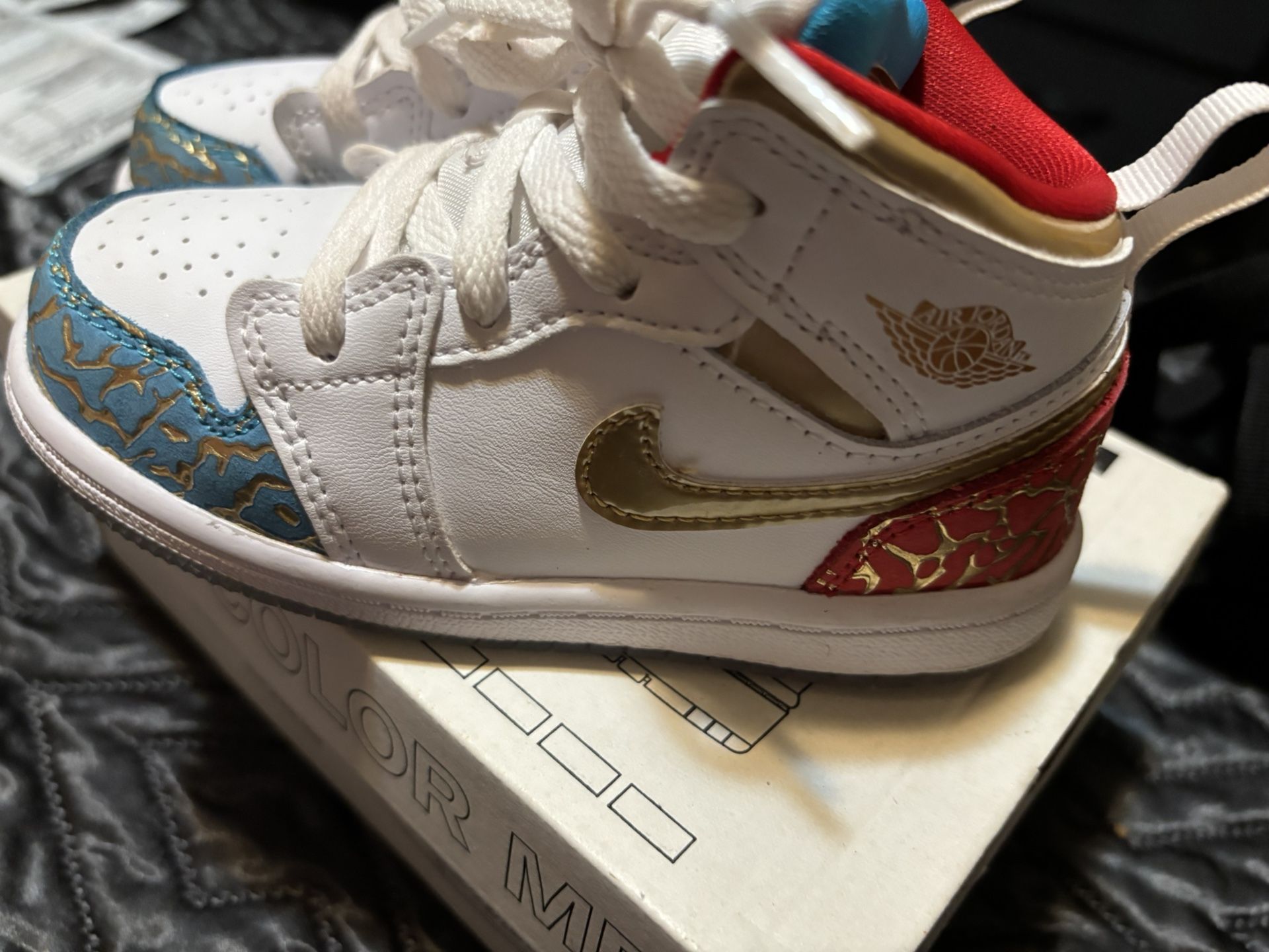 Jordan’s worn two times Lot Detail - 1995 Michael Jordan Game-Used and Double-Signed  main image 2