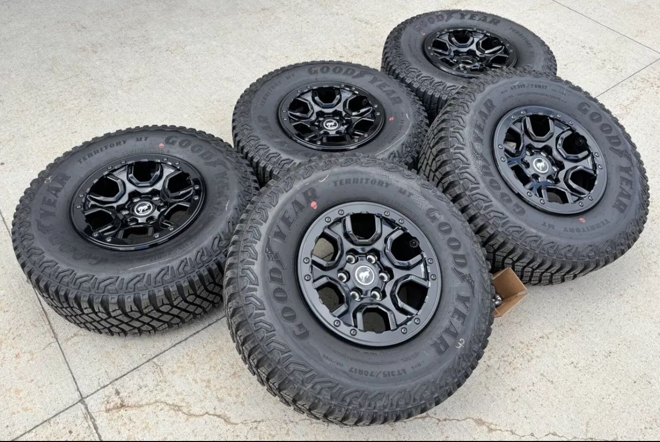 2024 FORD BRONCO BLACK WILDTRAK SASQUATCH 35s WHEELS TIRES OEM FACTORY