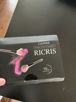 Makeup brush cleaner