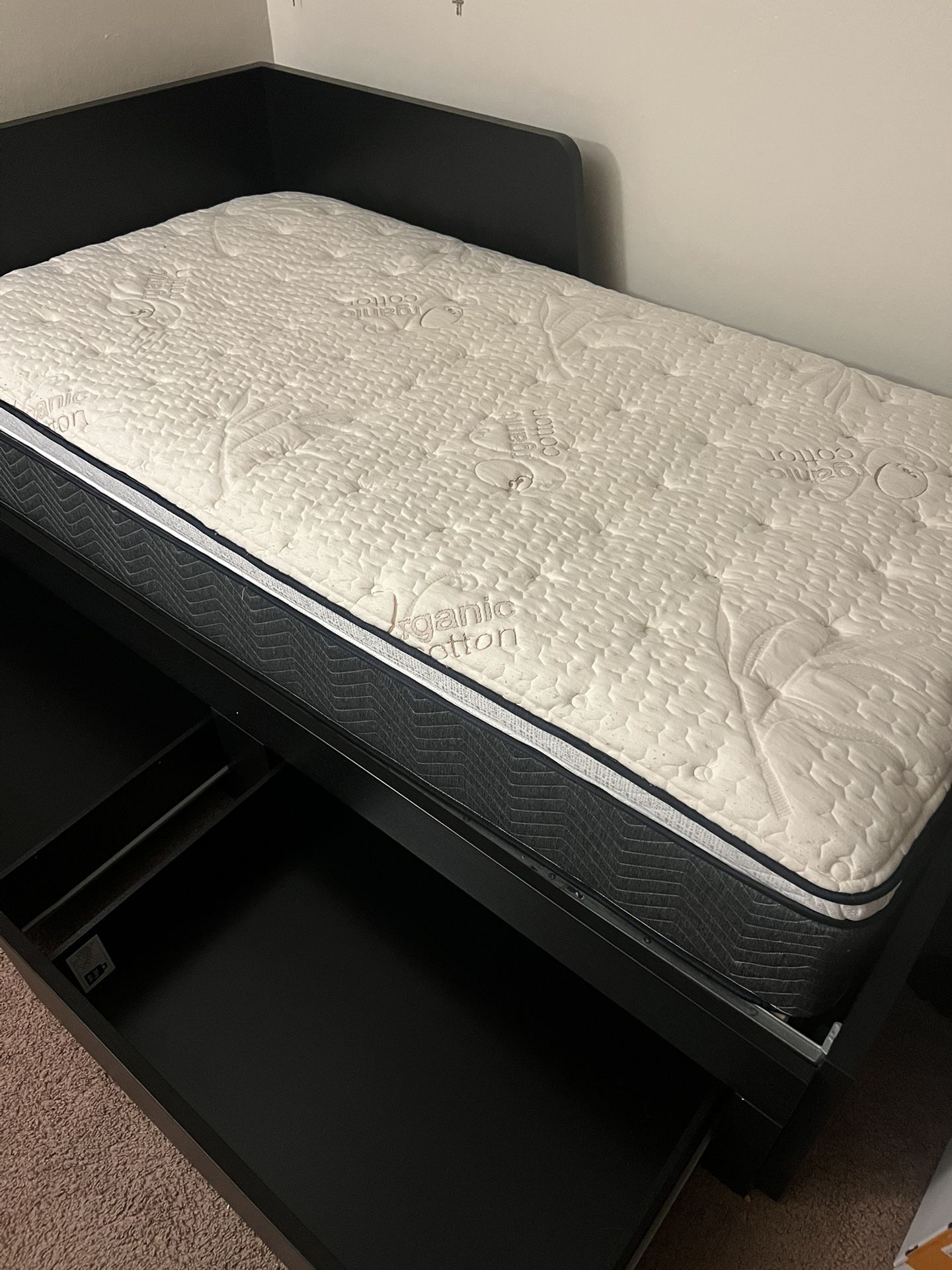 IKEA daybed FLEKKE