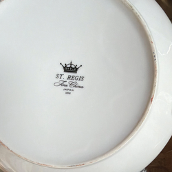 White ceramic soup tureen w gold trim