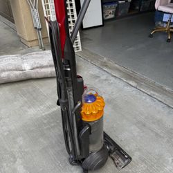 Dyson Ball Upright Vacuum 