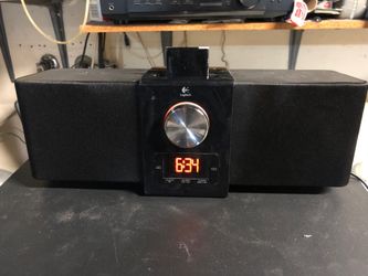 Logitech IPod Player Bluethoot Speaker with input and Alarm
