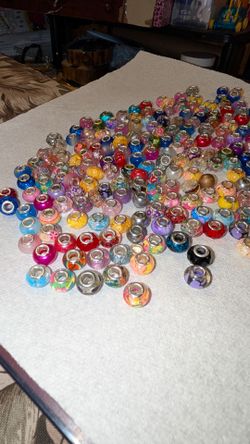 MOVING SALE - BUTT LOAD OF ACRYLIC LARGE HOLE BEADS