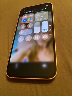 Unlocked iPhone 13 128GB light pink