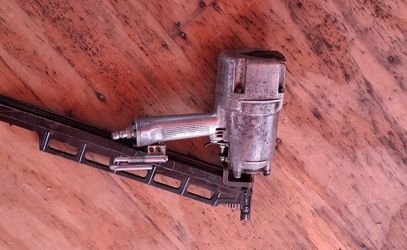 Hitachi pistola