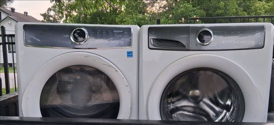 Electrolux washer and dryer set