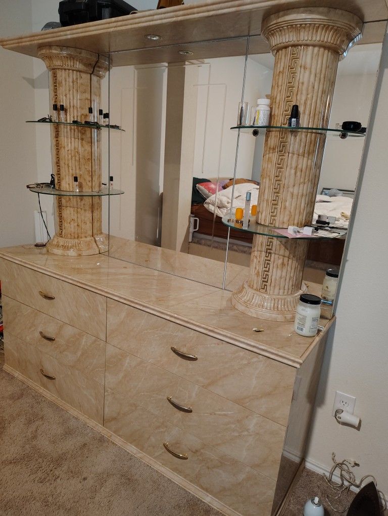 Dresser