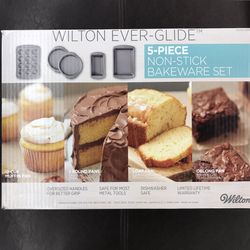 Wilton 5-Piece Non-Stick Bakeware Set