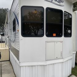 Hy-Line park model Trailer For Sale 