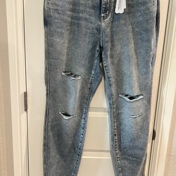 RIPPED LIGHT WASH JEANS  NEW WITH TAGS Size 14