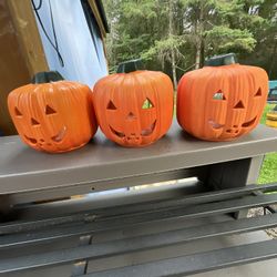 3 Ceramic Pumpkin Light Holders Ex Cond 