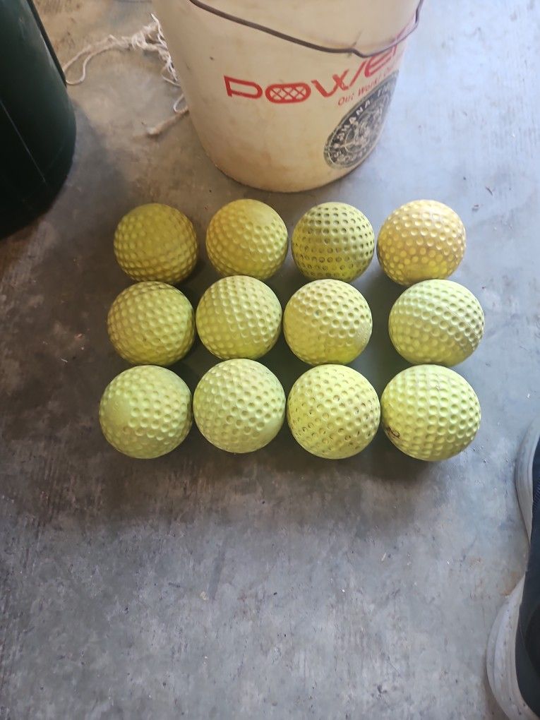 12" Sting Free Dimple Balls