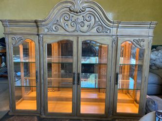 China Vetrina glass 3 shelf hutch