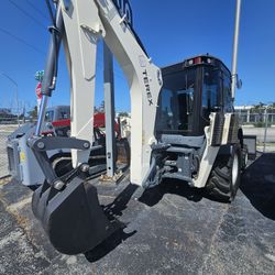 💯💢Who wants a deal on a backhoe loader? 50 hours, AC, 