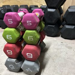 Pair of 5,6,9 and 10lb neoprene dumbbells SEE PICTURE