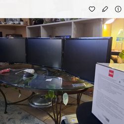 3 Asus monitors