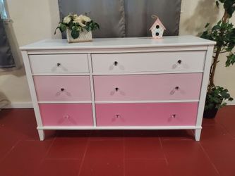 Dresser (Free Delivery in Stockton)