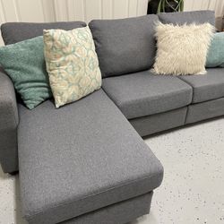 Gorgeous Gray Sectional W Movable Chaise 