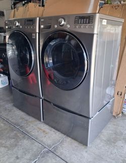 LG WASHER AND ELECTRIC DRYER