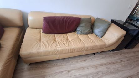 Sectional couch 2 pieces
