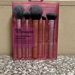 Real Techniques Face Essential Brushes