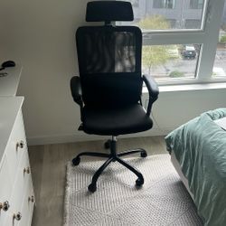 Black Adjustable Rolling Office Chair